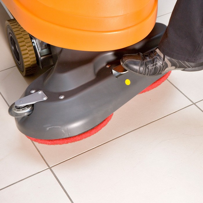 7515883 TASKI swingo 1650 Большая батарейная поломоечная машина