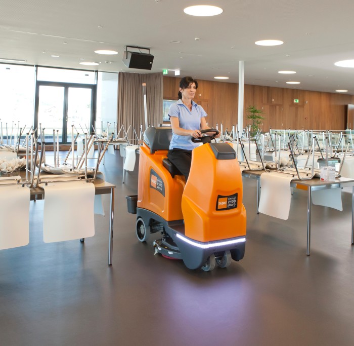 7523420 TASKI swingo 2100µicro Компактная поломоечная машина с местом для оператора