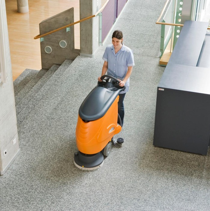 7516825 TASKI swingo 755 B Economy Батарейная поломоечная машина с дисковой щеткой