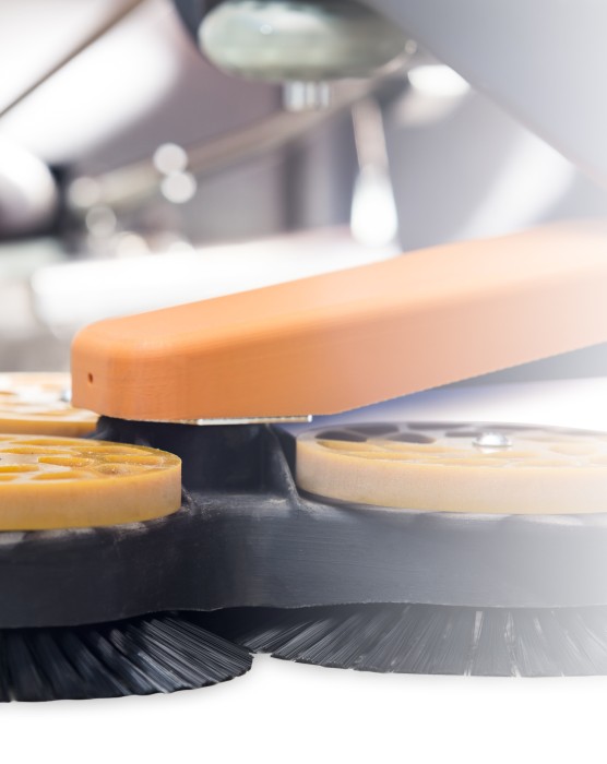 7524400 TASKI swingo XP-M IntelliSweep Поломоечные машина с подметальным блоком