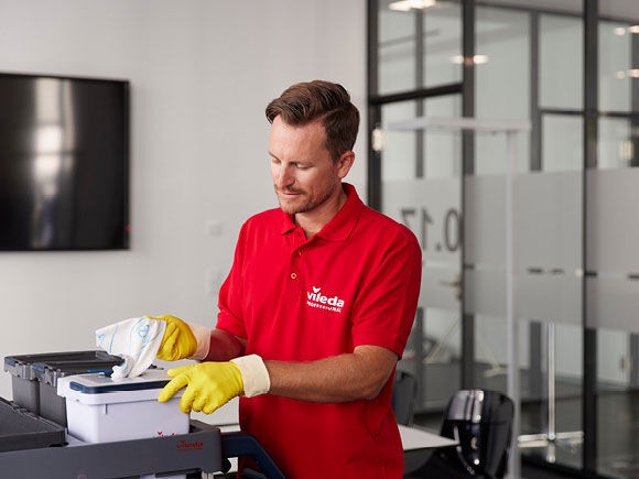 170355 Салфетка р-МикронСоло Рулон Vileda Professional, 1 рул. х 180  шт, 32 × 25 см, красная