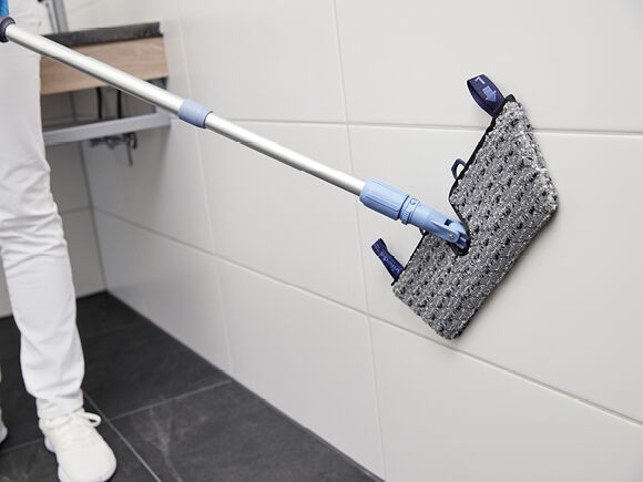 171375 Моп Дуо р-МикроПлюс Свеп Про Vileda Professional, 50 см, 4-цветная кодировка