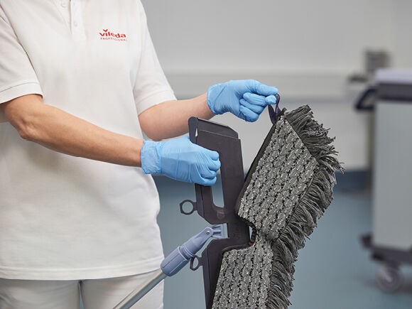 171424 Моп Дуо р-МикроКомби Свеп Про Vileda Professional, 85 см, 4-цветная кодировка