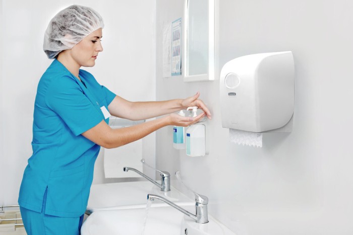 6691 Бумажные полотенца Scott Essential, 6 рул. x 350 м, однослойные, белые, 25 г/м²