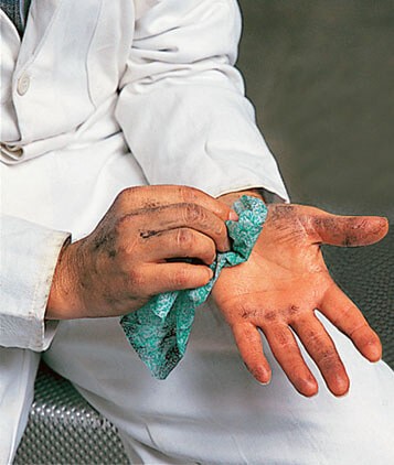 7772 Влажные нетканые салфетки WypAll Cleaning Wipes, 1 туб. х 50 л, 27 × 27 см, 34,6 г/м²